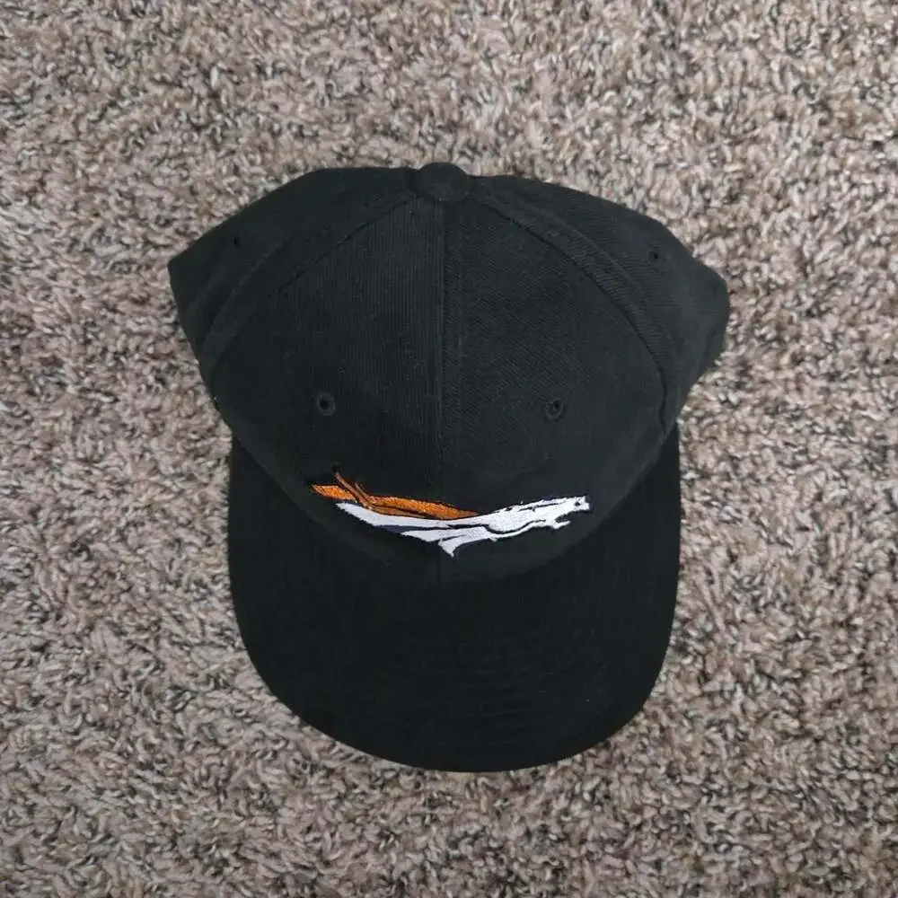 Vintage 90s Starter Denver Broncos Black Snapback Hat